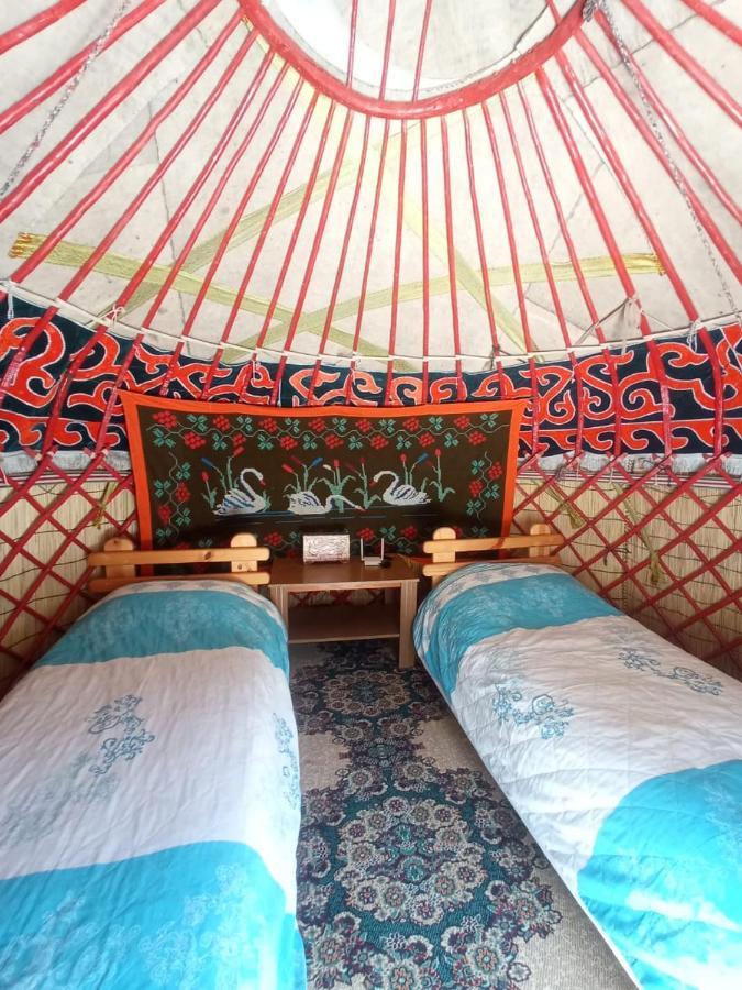 Yurt Stay In Downtown Karakol Kültér fotó