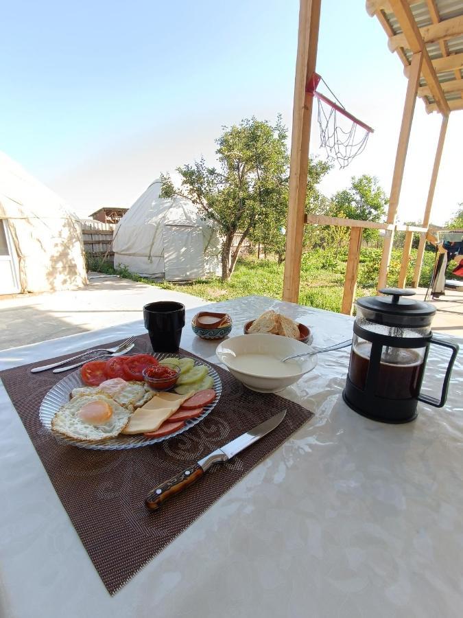 Yurt Stay In Downtown Karakol Kültér fotó